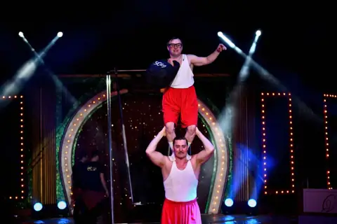 Continua ad arricchirsi il cast dell’imminente 24^ edizione dell’International Circus Festival of Italy. Annunciate quattro nuove grandi attrazioni provenienti da Italia, Repubblica Ceca ed Ecuador. Il debutto: Giovedì 12 Ottobre, ore 21.00, a Latina in via Rossetti. – foto 4