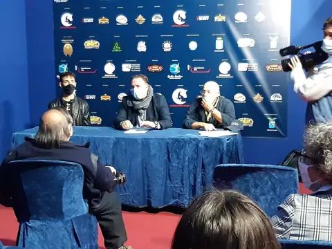 In gara gli artisti provenienti da tutta Italia, tre giurie e una  diretta streaming per seguire l’evento