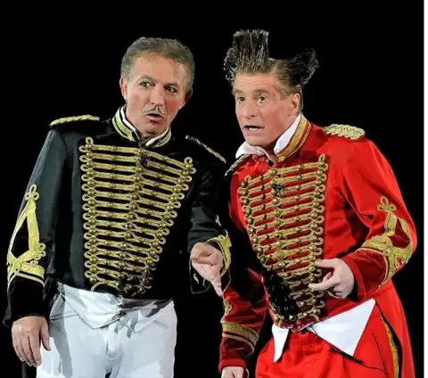 Una Special Anniversary Edition tutta da ridere! I magnifici della comicità e del buonumore nel cast del Festival: Gianni e Daris Huesca Fumagalli, tra i Clown più famosi al mondo, tornano al Festival d’Italia in qualità di Special Guest a 5 anni dalla loro prima indimenticabile partecipazione.